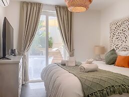 Modern Beautiful Pool And Sea Apt Qawra