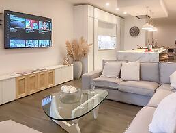 Modern Beautiful Pool And Sea Apt Qawra