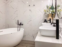 Modern Beautiful Pool And Sea Apt Qawra