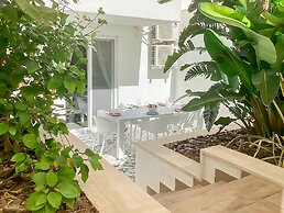 Modern Beautiful Pool And Sea Apt Qawra