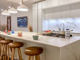 Modern Beautiful Pool And Sea Apt Qawra