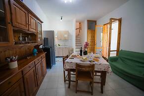 Villetta Fresca With Garden Near The Sea