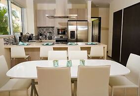 Eagle Beach Resort Ground Level 3br3ba Pool Levent