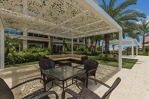 Eagle Beach Resort Ground Level 3br3ba Pool Levent