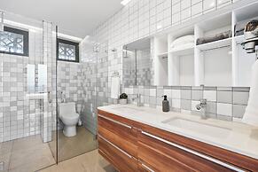 Distrito Revolution Suites