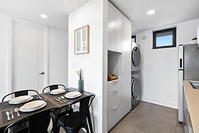 Distrito Revolution Suites