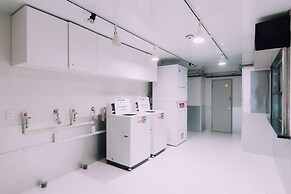 Minimalist Loft 1001