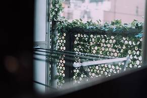 Minimalist Loft 1001