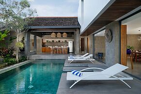 Santos Cliff View by Nakula