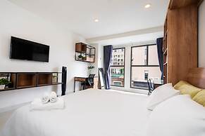 Urban Zen Saigon - Royal Apartment D4