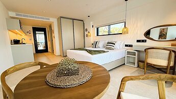 Sirena Bay Beach House And Luxury Suites