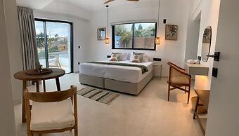 Sirena Bay Beach House And Luxury Suites