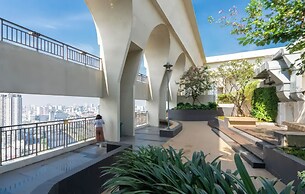 The ICON 56 Building & Apartment D4