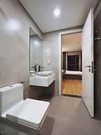 Brilliant view Millennium Pool & Netflix