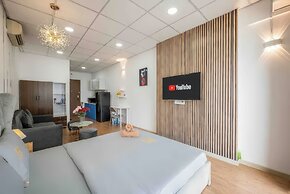 Brilliant view Millennium Pool & Netflix