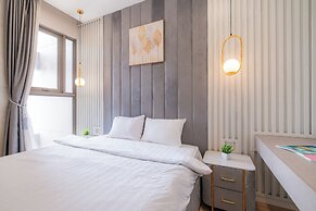 Brilliant view Millennium Pool & Netflix