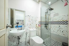 Brilliant view Millennium Pool & Netflix