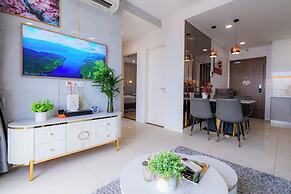 Brilliant view Millennium Pool & Netflix