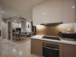 Brilliant view Millennium Pool & Netflix