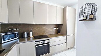 Seaview Business Hub Apartment