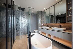 The Opera Residence - Pool & Sauna