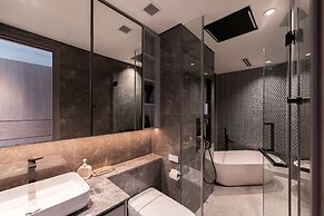 The Opera Residence - Pool & Sauna