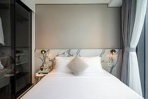 The Opera Residence - Pool & Sauna