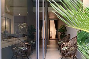 The Opera Residence - Pool & Sauna