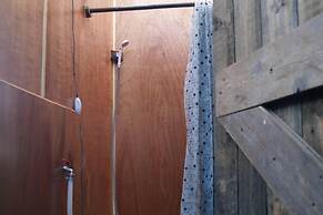 Roundhouse Yurt, Stunning Views, Totnes Dartmouth