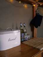 Roundhouse Yurt, Stunning Views, Totnes Dartmouth