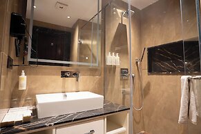 Hanric by Eight Continents Ikshana Luxe