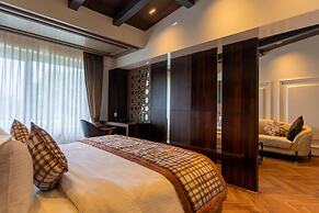 Hanric by Eight Continents Ikshana Luxe