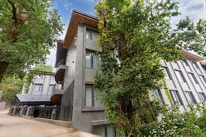 Hanric by Eight Continents Ikshana Luxe