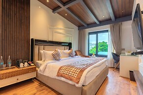 Hanric by Eight Continents Ikshana Luxe