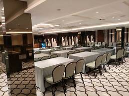 Hanric by Eight Continents Ikshana Luxe