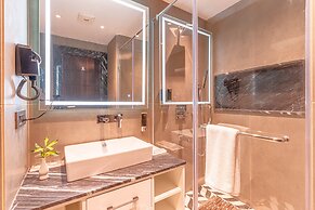 Hanric by Eight Continents Ikshana Luxe