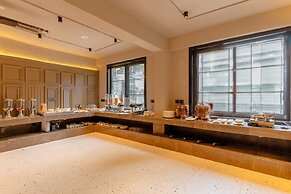 Hanric by Eight Continents Ikshana Luxe