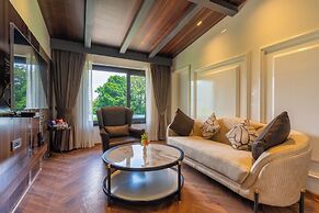 Hanric by Eight Continents Ikshana Luxe