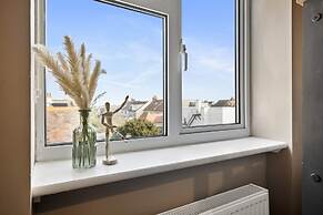 The Beacon, 2 bed Flat in Herne Bay With Parking