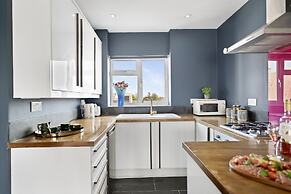 The Beacon, 2 bed Flat in Herne Bay With Parking