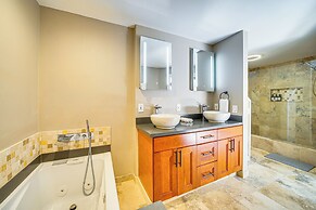 Peaceful Home w/ Partial Lake Sammamish View!