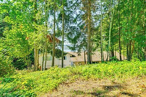 Peaceful Home w/ Partial Lake Sammamish View!