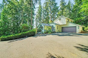Peaceful Home w/ Partial Lake Sammamish View!