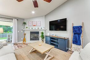 Pensacola Home w/ Fire Pit, 7 Mi to Beaches!