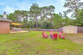 Pensacola Home w/ Fire Pit, 7 Mi to Beaches!