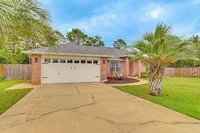 Pensacola Home w/ Fire Pit, 7 Mi to Beaches!