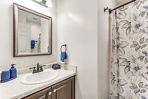 Pensacola Home w/ Fire Pit, 7 Mi to Beaches!