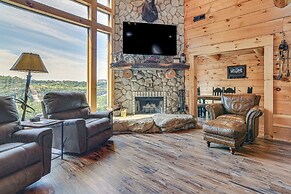 Patio, Hot Tub & Views: Cabin in Branson