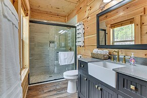 Patio, Hot Tub & Views: Cabin in Branson