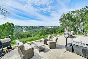 Patio, Hot Tub & Views: Cabin in Branson